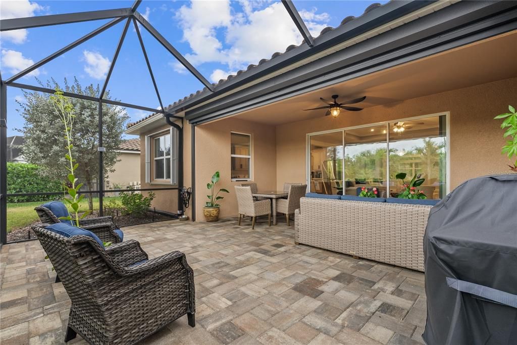 For Sale: $650,000 (4 beds, 3 baths, 2669 Square Feet)