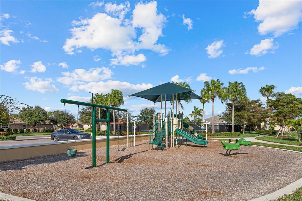 For Sale: $650,000 (4 beds, 3 baths, 2669 Square Feet)