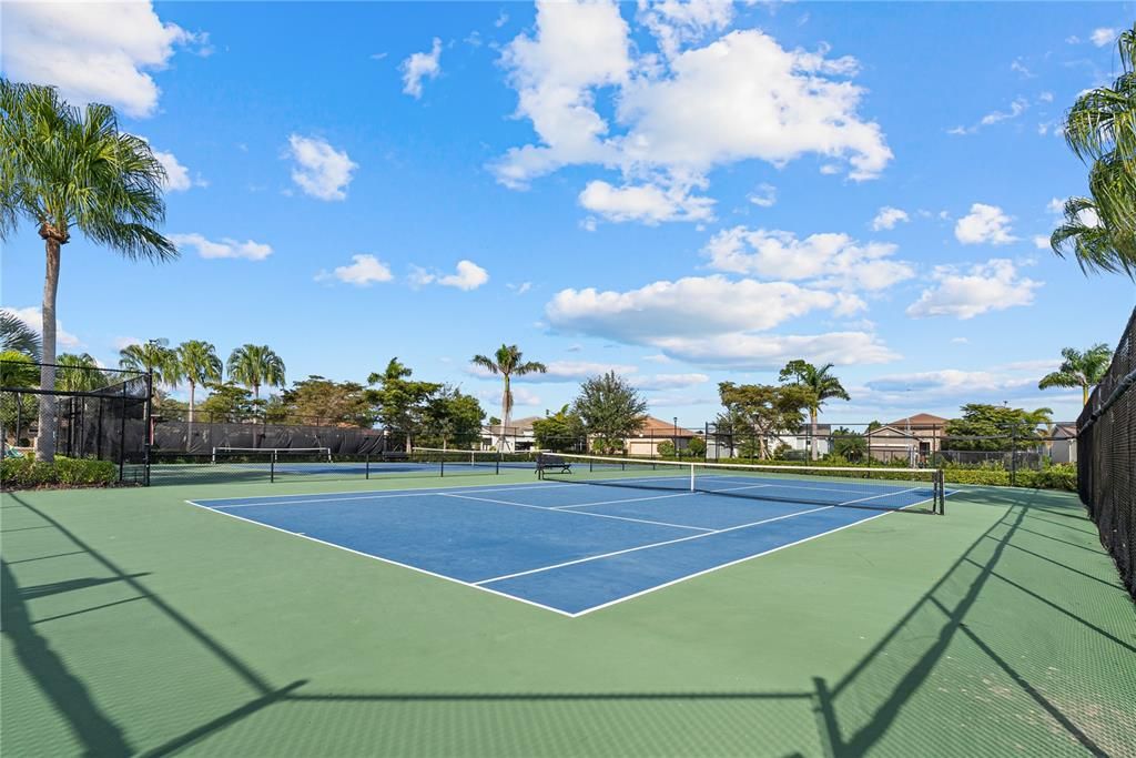 For Sale: $650,000 (4 beds, 3 baths, 2669 Square Feet)