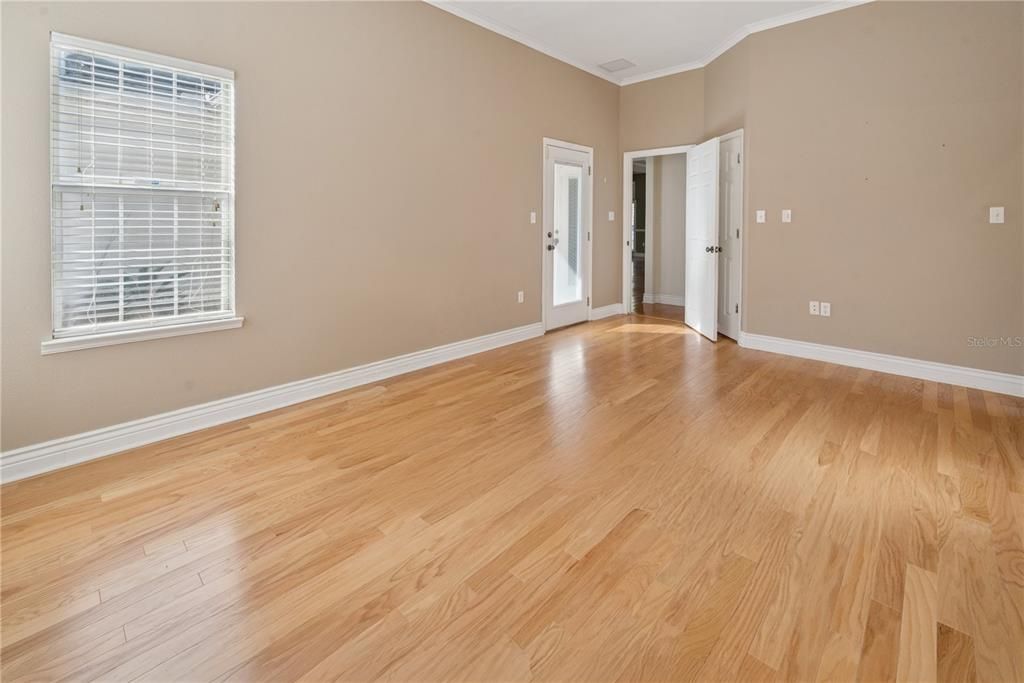 For Sale: $399,900 (4 beds, 2 baths, 2166 Square Feet)