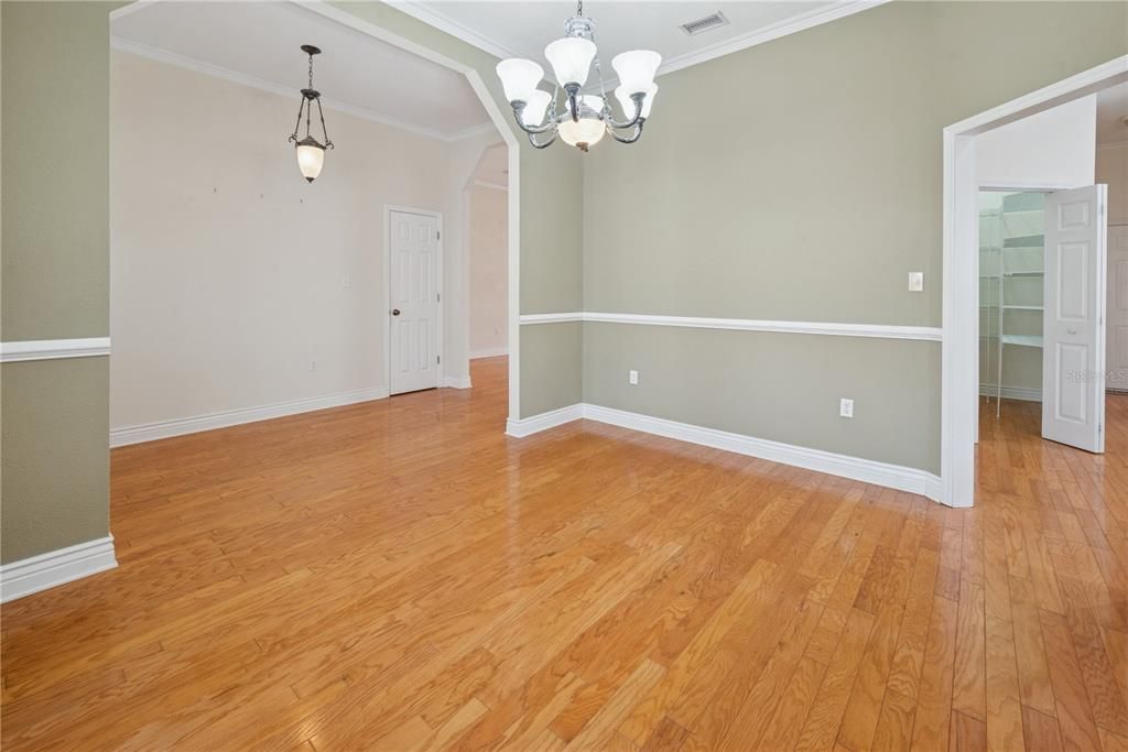 For Sale: $399,900 (4 beds, 2 baths, 2166 Square Feet)