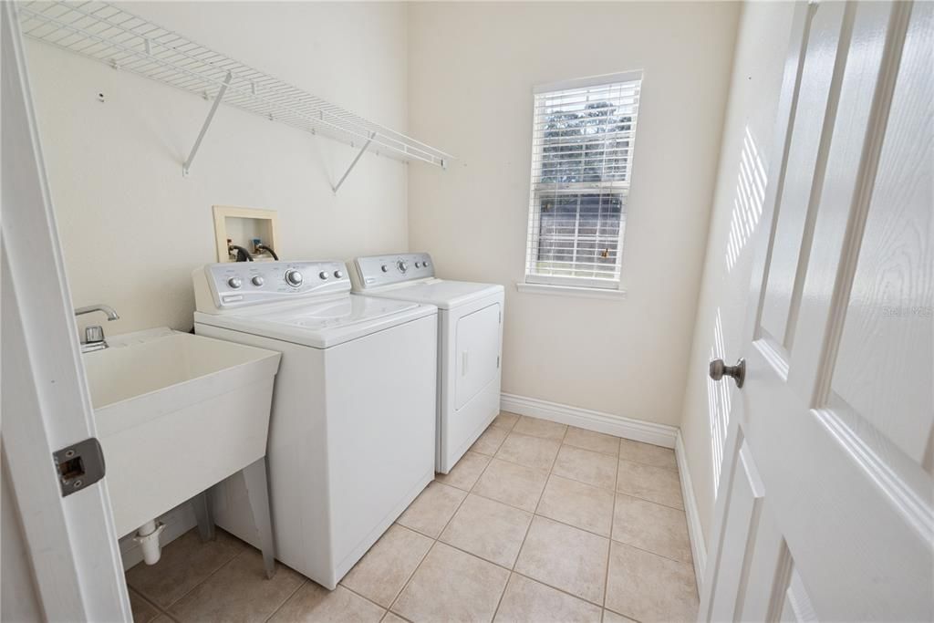 For Sale: $399,900 (4 beds, 2 baths, 2166 Square Feet)