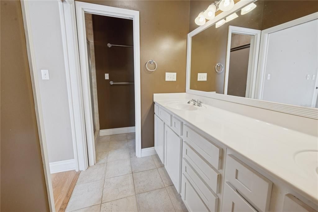 For Sale: $399,900 (4 beds, 2 baths, 2166 Square Feet)