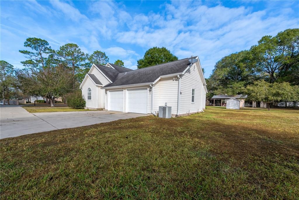 For Sale: $399,900 (4 beds, 2 baths, 2166 Square Feet)