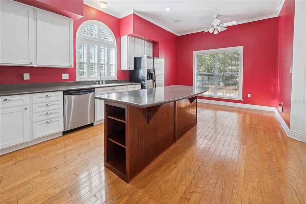 For Sale: $399,900 (4 beds, 2 baths, 2166 Square Feet)