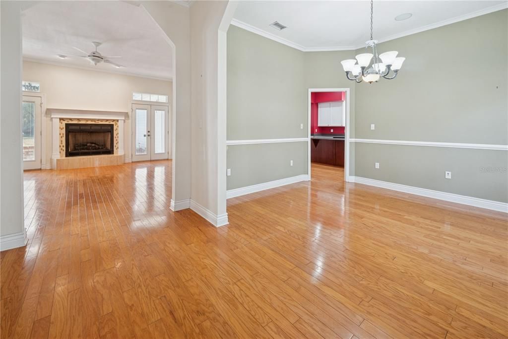 For Sale: $399,900 (4 beds, 2 baths, 2166 Square Feet)