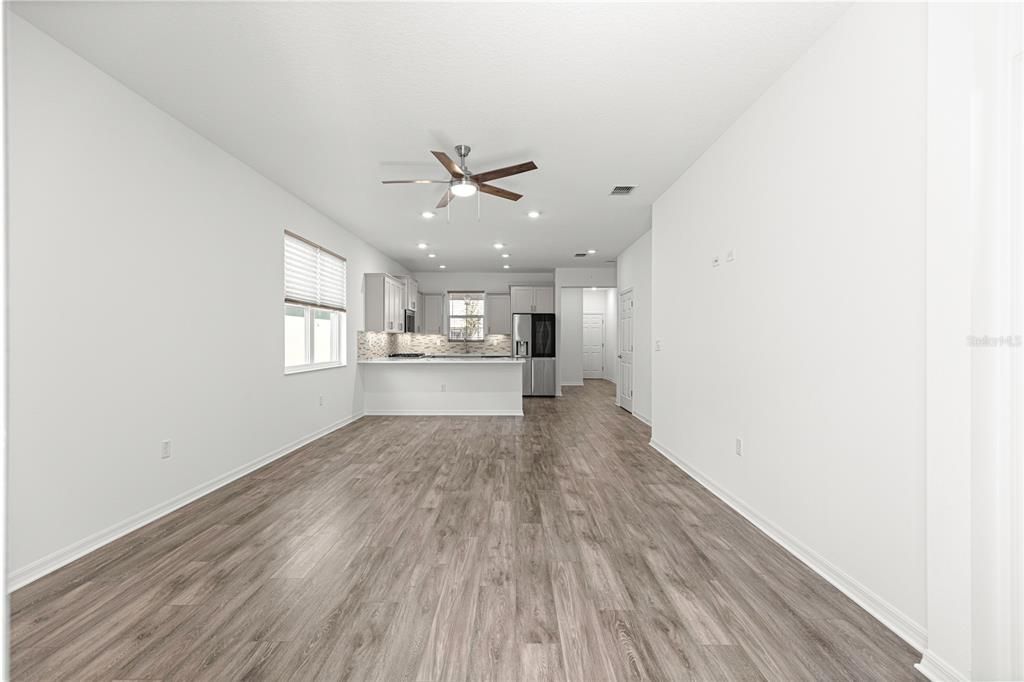 For Sale: $309,900 (3 beds, 2 baths, 1469 Square Feet)