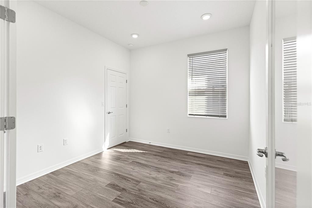 For Sale: $309,900 (3 beds, 2 baths, 1469 Square Feet)