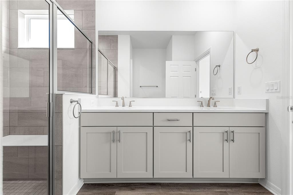 For Sale: $309,900 (3 beds, 2 baths, 1469 Square Feet)