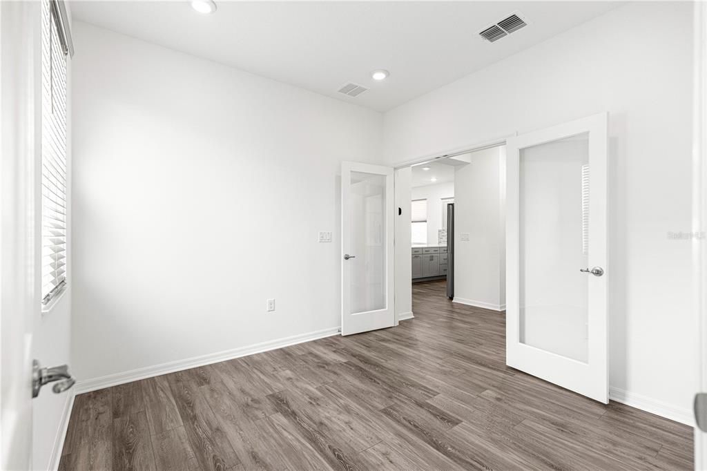 For Sale: $309,900 (3 beds, 2 baths, 1469 Square Feet)