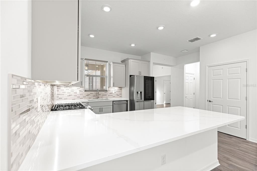 For Sale: $309,900 (3 beds, 2 baths, 1469 Square Feet)