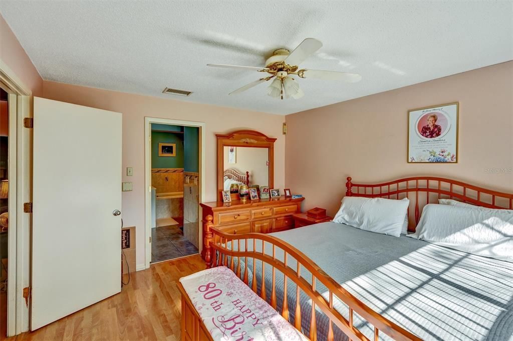 For Sale: $334,900 (3 beds, 2 baths, 1345 Square Feet)