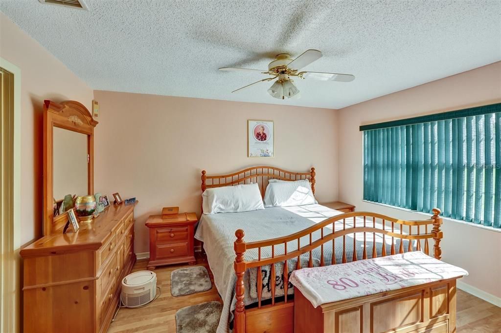 For Sale: $334,900 (3 beds, 2 baths, 1345 Square Feet)