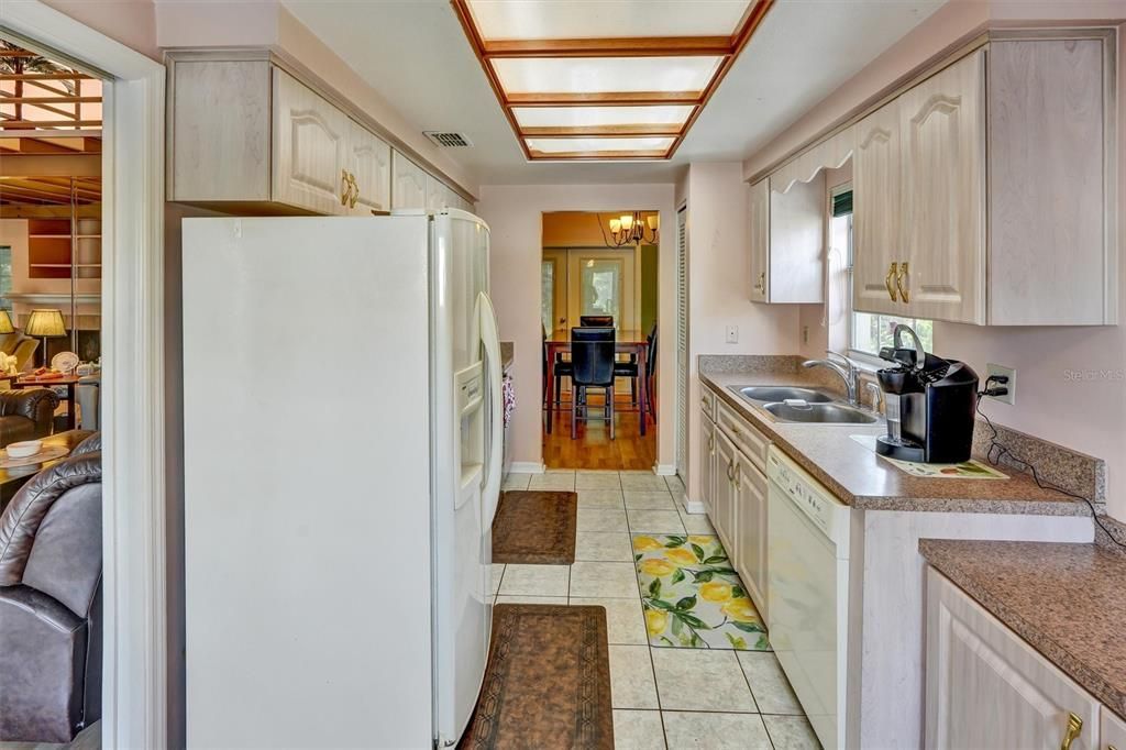 For Sale: $334,900 (3 beds, 2 baths, 1345 Square Feet)