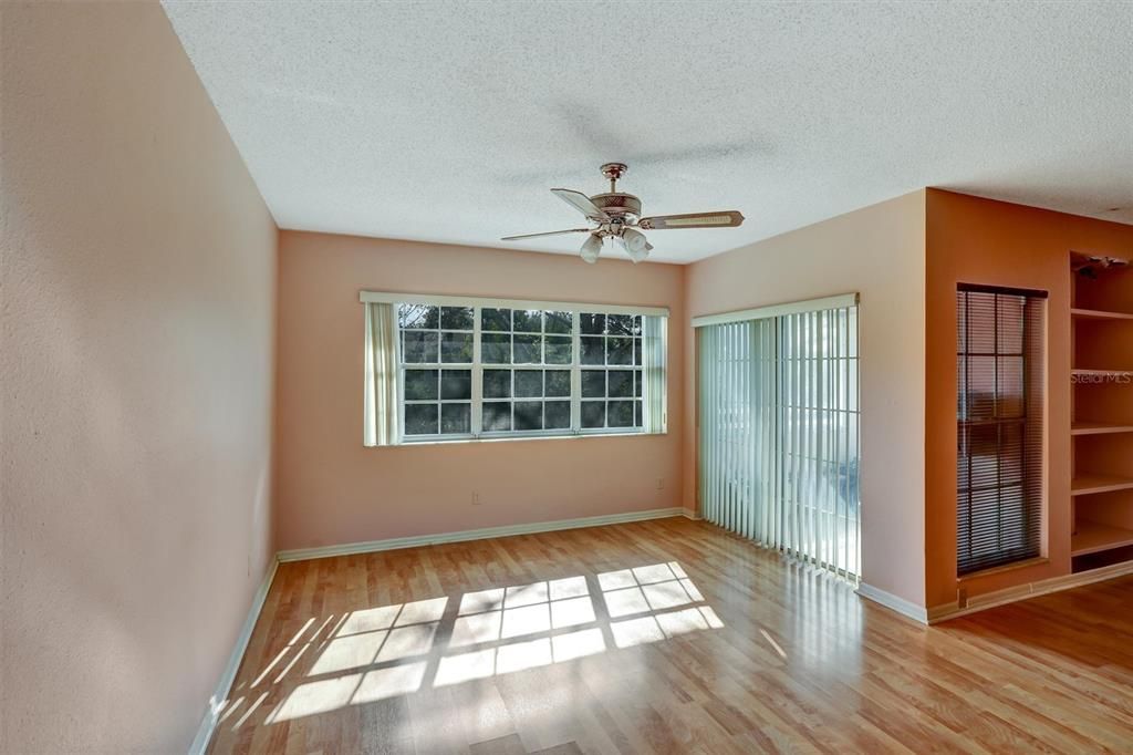 For Sale: $334,900 (3 beds, 2 baths, 1345 Square Feet)