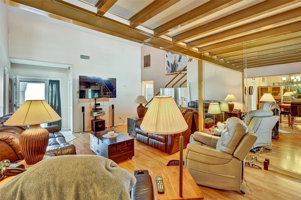 For Sale: $334,900 (3 beds, 2 baths, 1345 Square Feet)