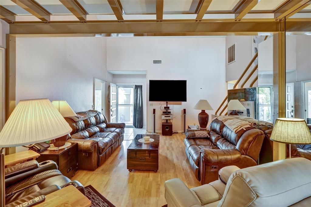 For Sale: $334,900 (3 beds, 2 baths, 1345 Square Feet)