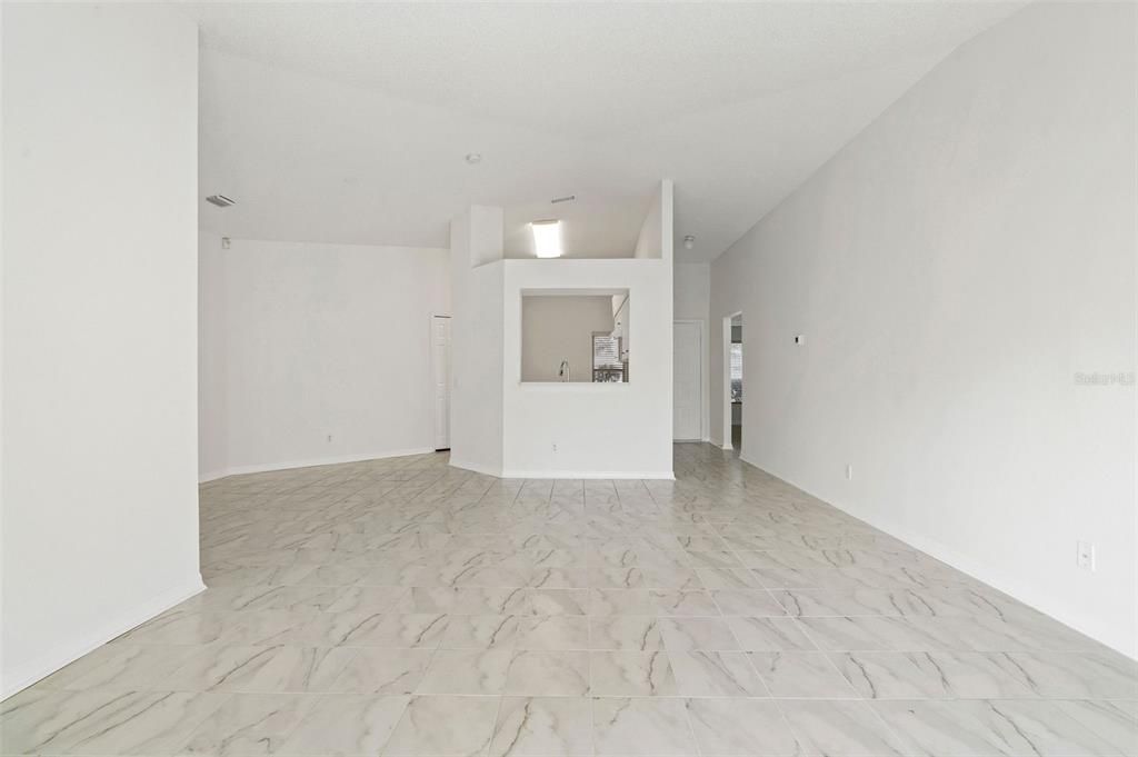 出租: $2,250 (4 贝兹, 2 浴室, 1507 平方英尺)