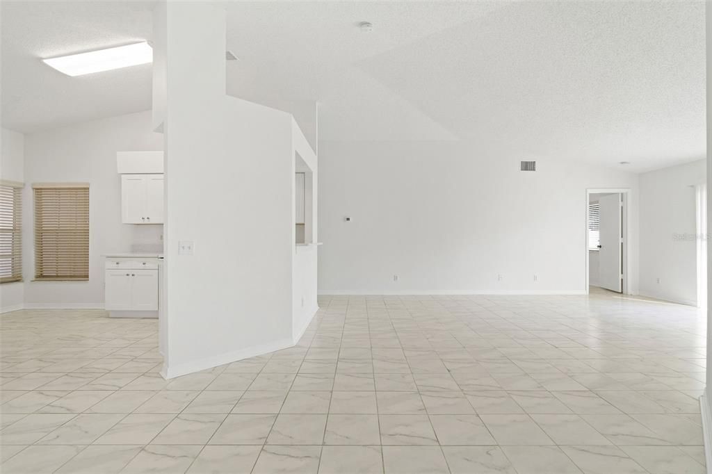 出租: $2,250 (4 贝兹, 2 浴室, 1507 平方英尺)