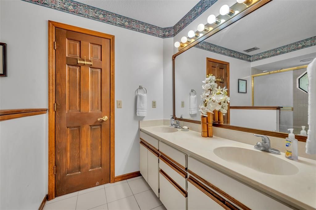 For Sale: $760,000 (4 beds, 3 baths, 2940 Square Feet)