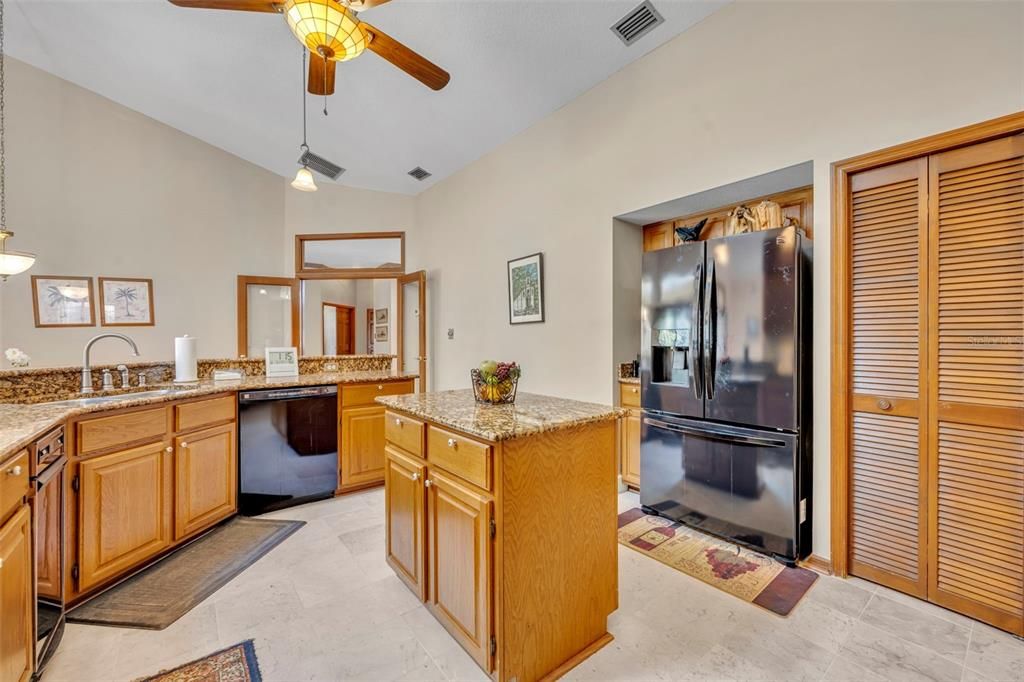 For Sale: $760,000 (4 beds, 3 baths, 2940 Square Feet)