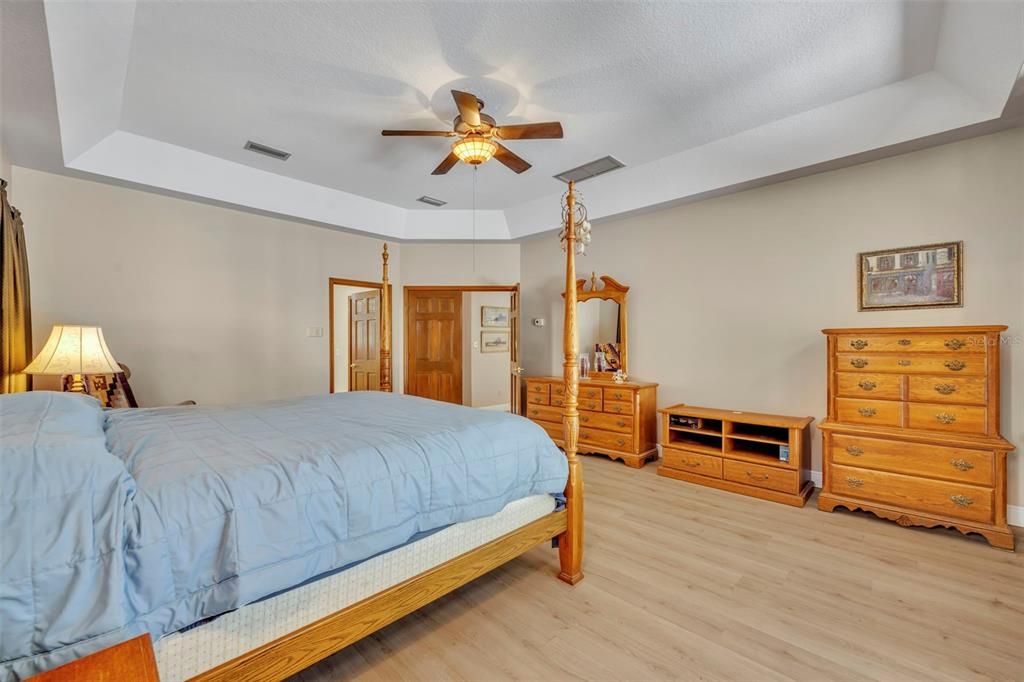 For Sale: $760,000 (4 beds, 3 baths, 2940 Square Feet)