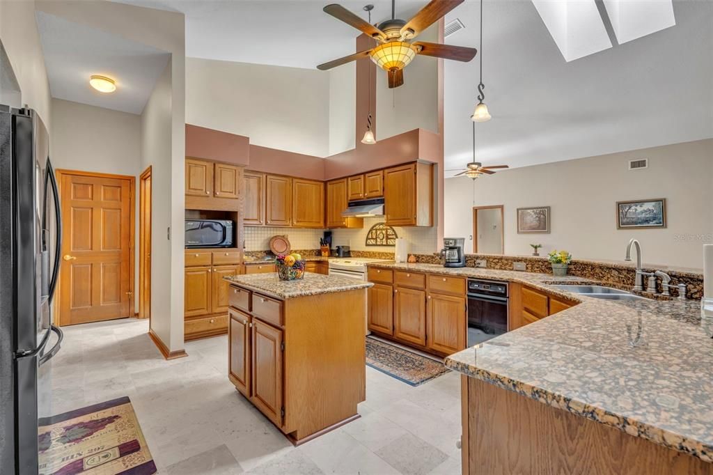 For Sale: $760,000 (4 beds, 3 baths, 2940 Square Feet)