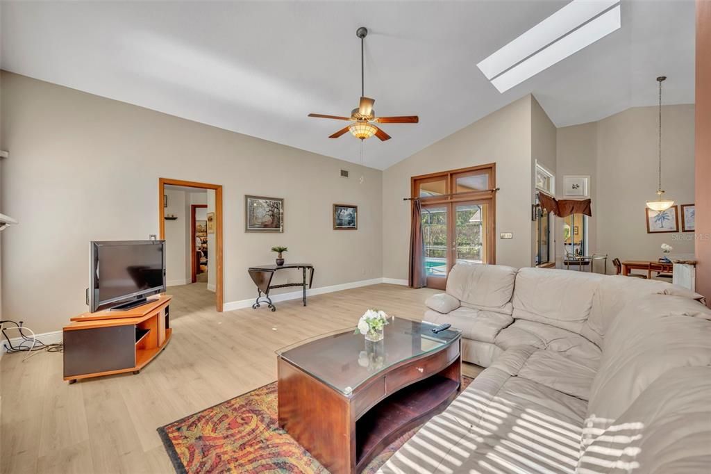 For Sale: $760,000 (4 beds, 3 baths, 2940 Square Feet)