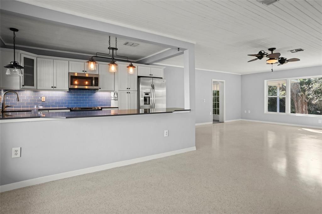 For Sale: $875,000 (3 beds, 2 baths, 1886 Square Feet)