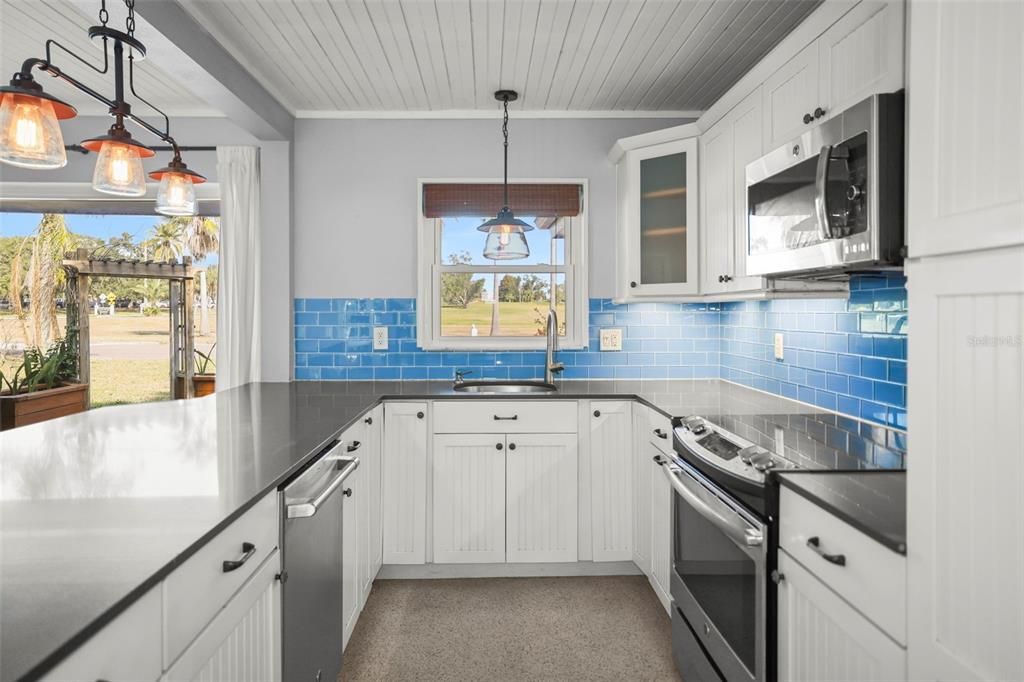 For Sale: $875,000 (3 beds, 2 baths, 1886 Square Feet)