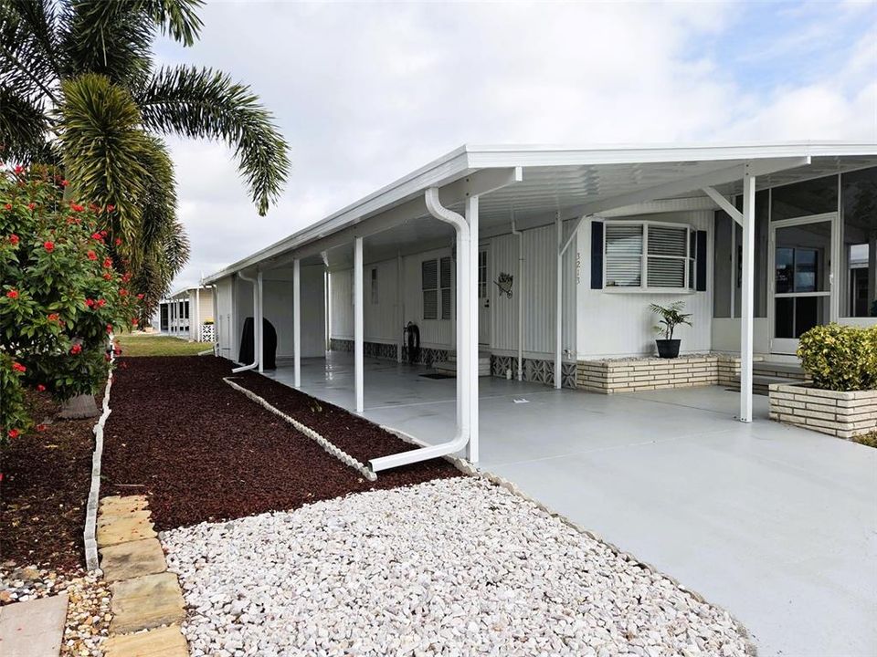 For Sale: $174,900 (2 beds, 2 baths, 960 Square Feet)