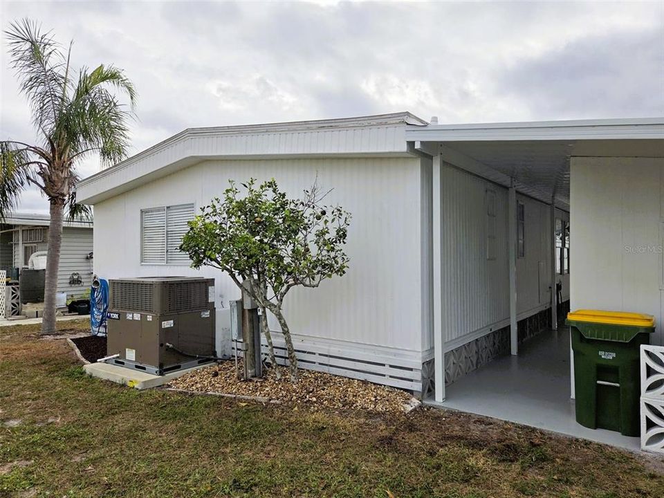 For Sale: $174,900 (2 beds, 2 baths, 960 Square Feet)