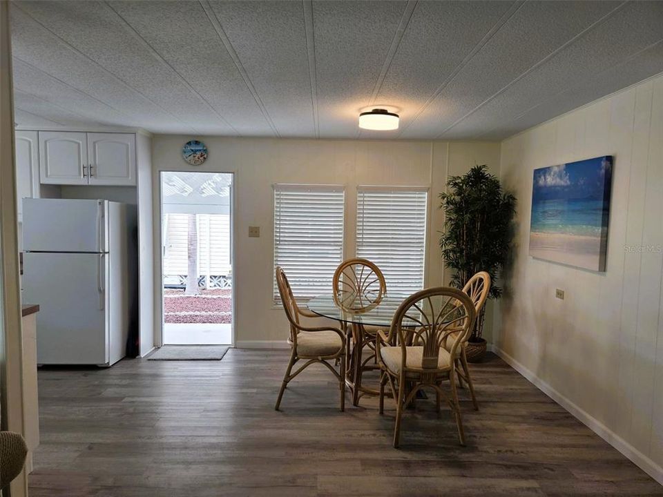 For Sale: $174,900 (2 beds, 2 baths, 960 Square Feet)