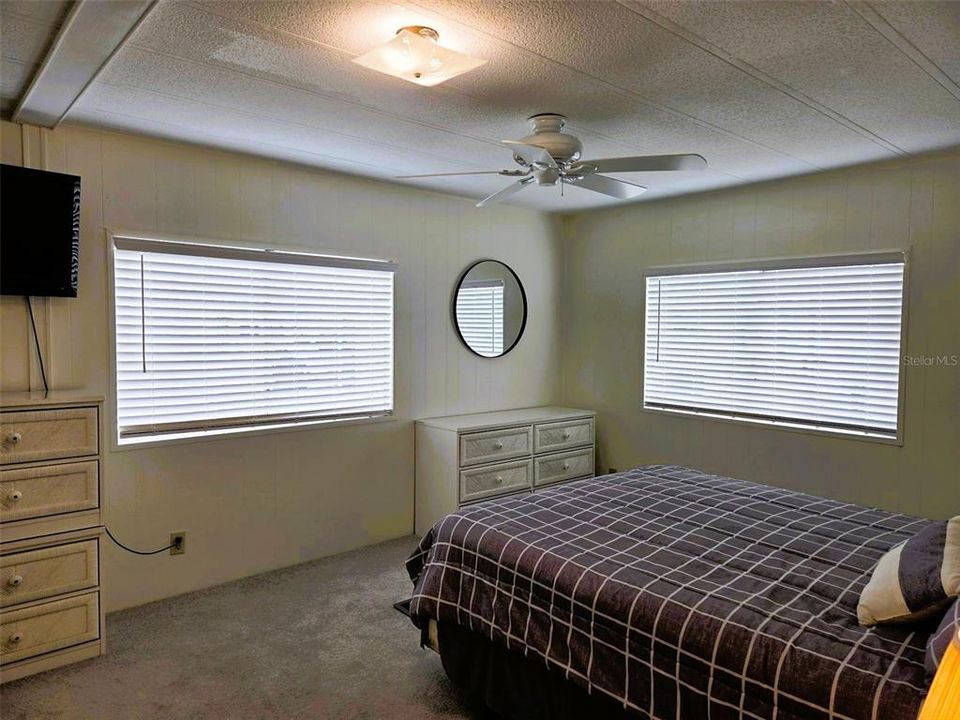 For Sale: $174,900 (2 beds, 2 baths, 960 Square Feet)