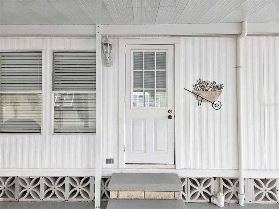 For Sale: $174,900 (2 beds, 2 baths, 960 Square Feet)