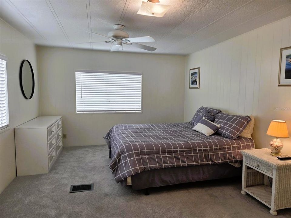 For Sale: $174,900 (2 beds, 2 baths, 960 Square Feet)