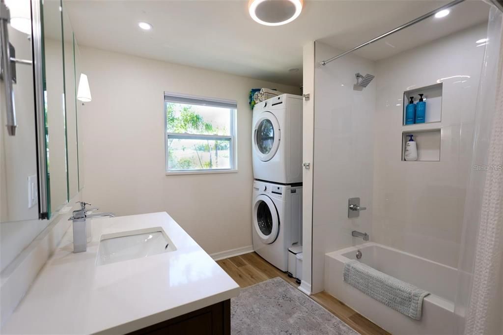 For Sale: $359,900 (3 beds, 1 baths, 768 Square Feet)