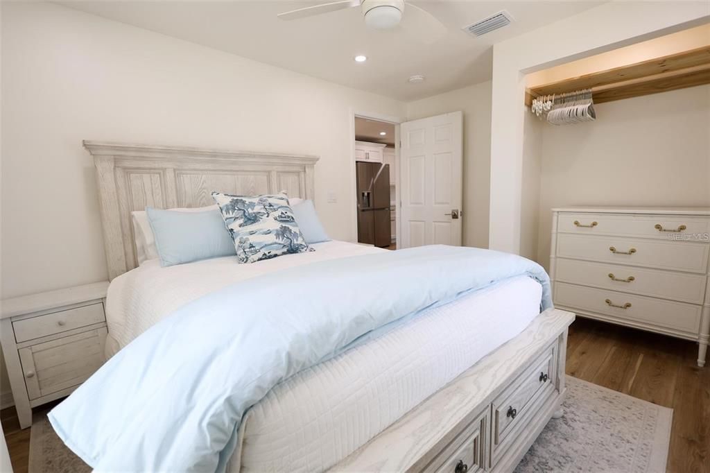 For Sale: $359,900 (3 beds, 1 baths, 768 Square Feet)