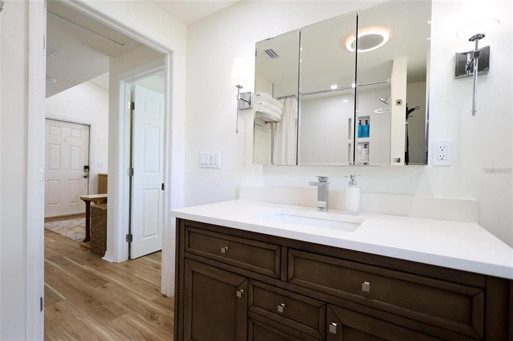 For Sale: $359,900 (3 beds, 1 baths, 768 Square Feet)