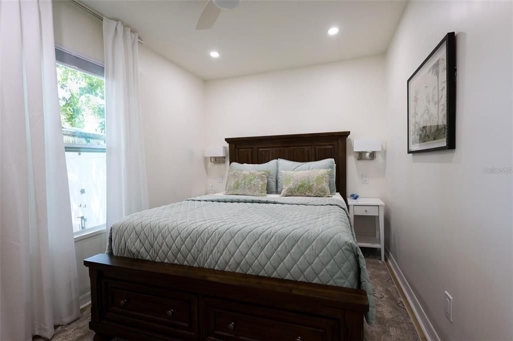 For Sale: $359,900 (3 beds, 1 baths, 768 Square Feet)