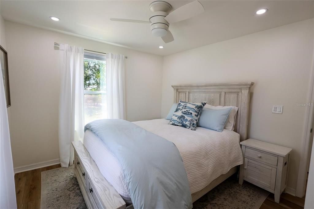 For Sale: $359,900 (3 beds, 1 baths, 768 Square Feet)