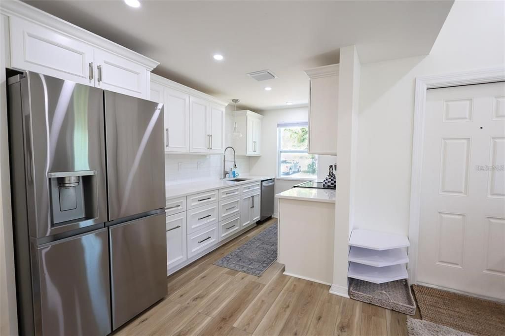 For Sale: $359,900 (3 beds, 1 baths, 768 Square Feet)