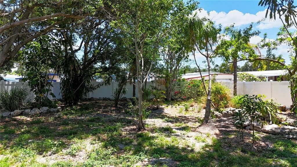 For Sale: $359,900 (3 beds, 1 baths, 768 Square Feet)