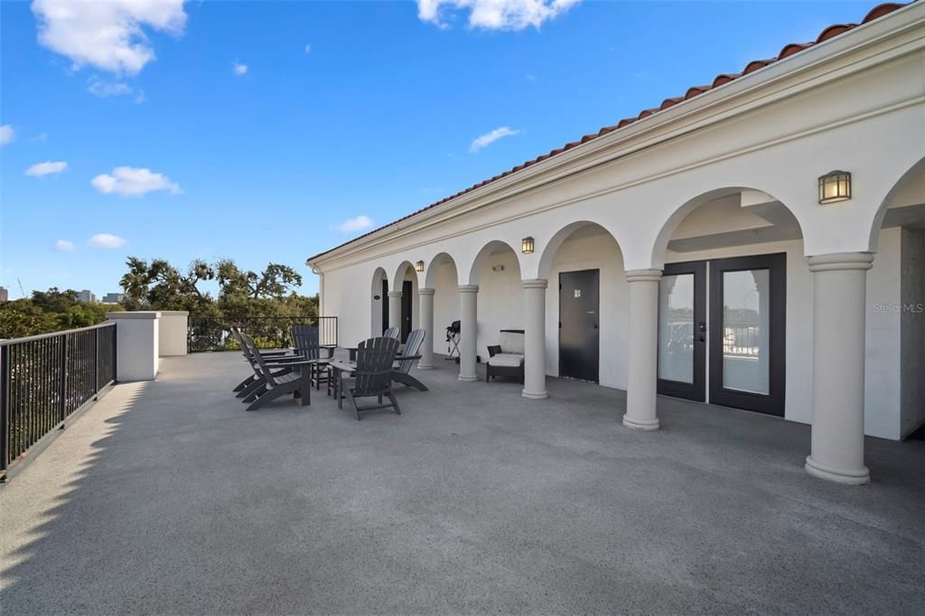 待售: $699,900 (2 贝兹, 2 浴室, 1404 平方英尺)