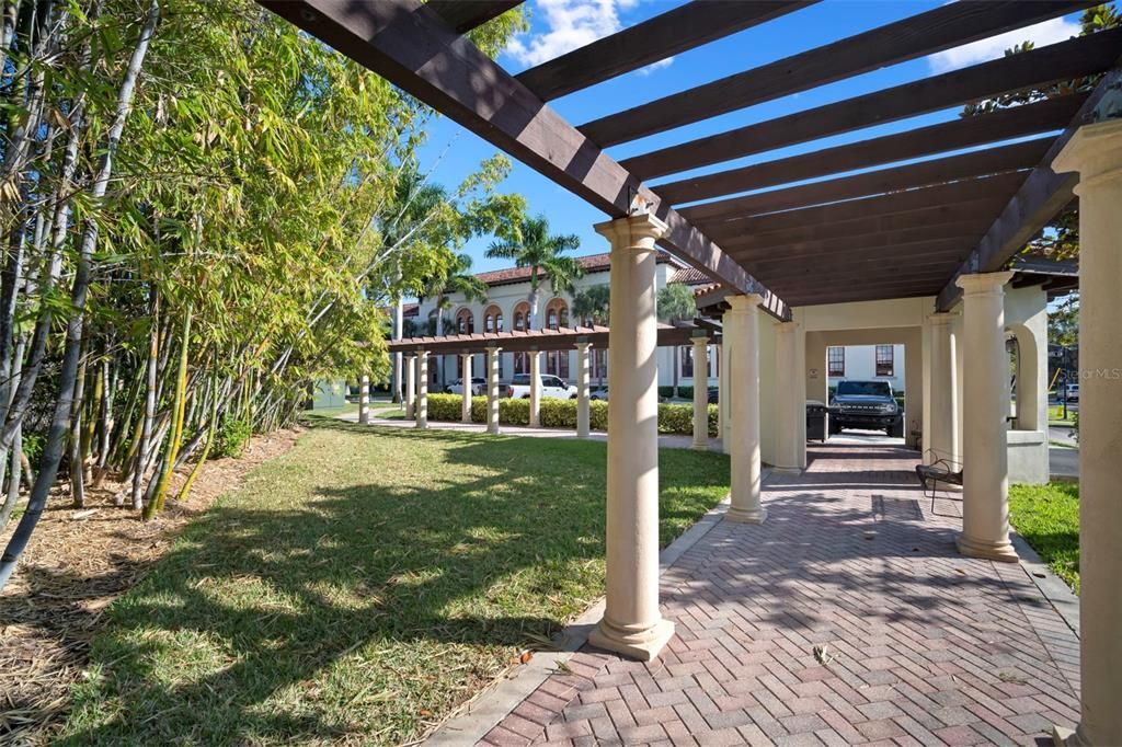 待售: $699,900 (2 贝兹, 2 浴室, 1404 平方英尺)