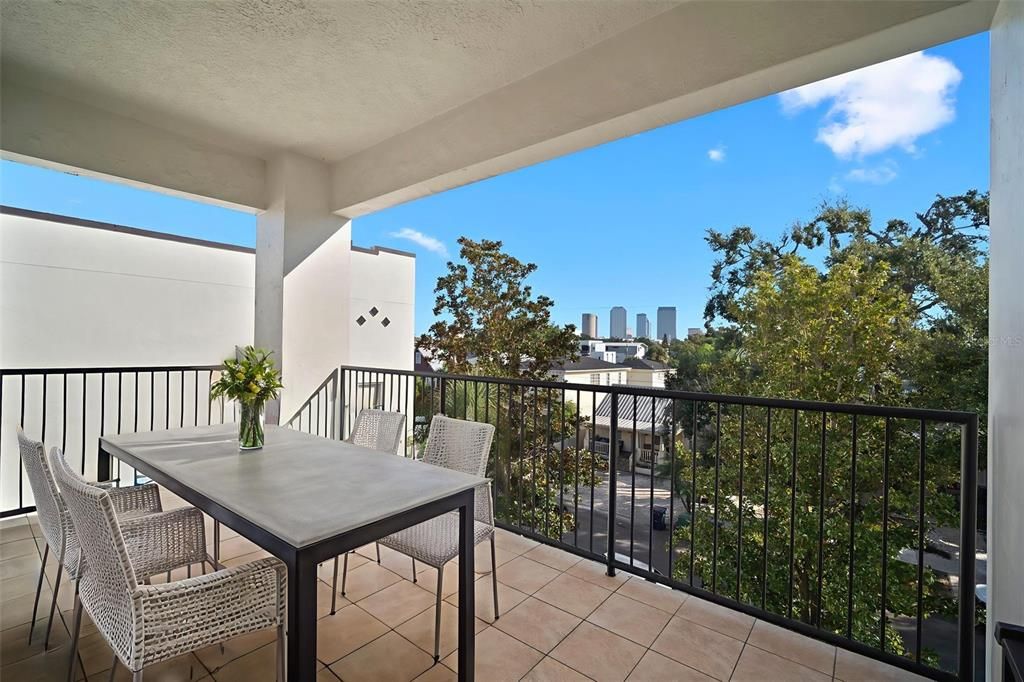 待售: $699,900 (2 贝兹, 2 浴室, 1404 平方英尺)