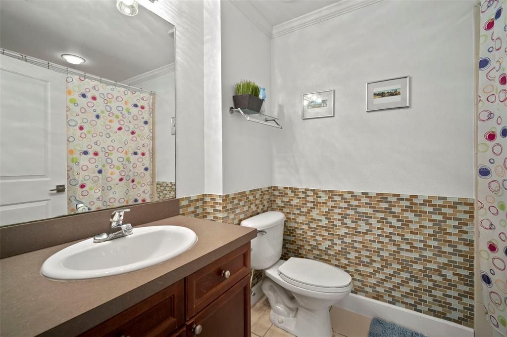 待售: $699,900 (2 贝兹, 2 浴室, 1404 平方英尺)