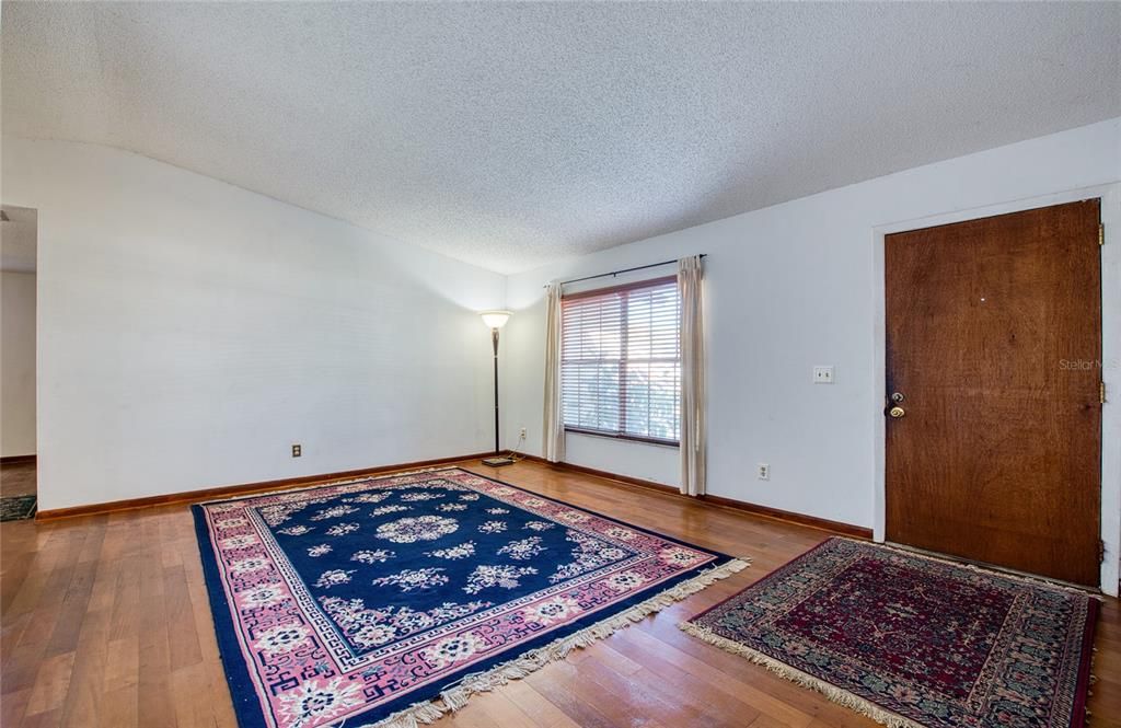 For Sale: $445,000 (5 beds, 2 baths, 1685 Square Feet)