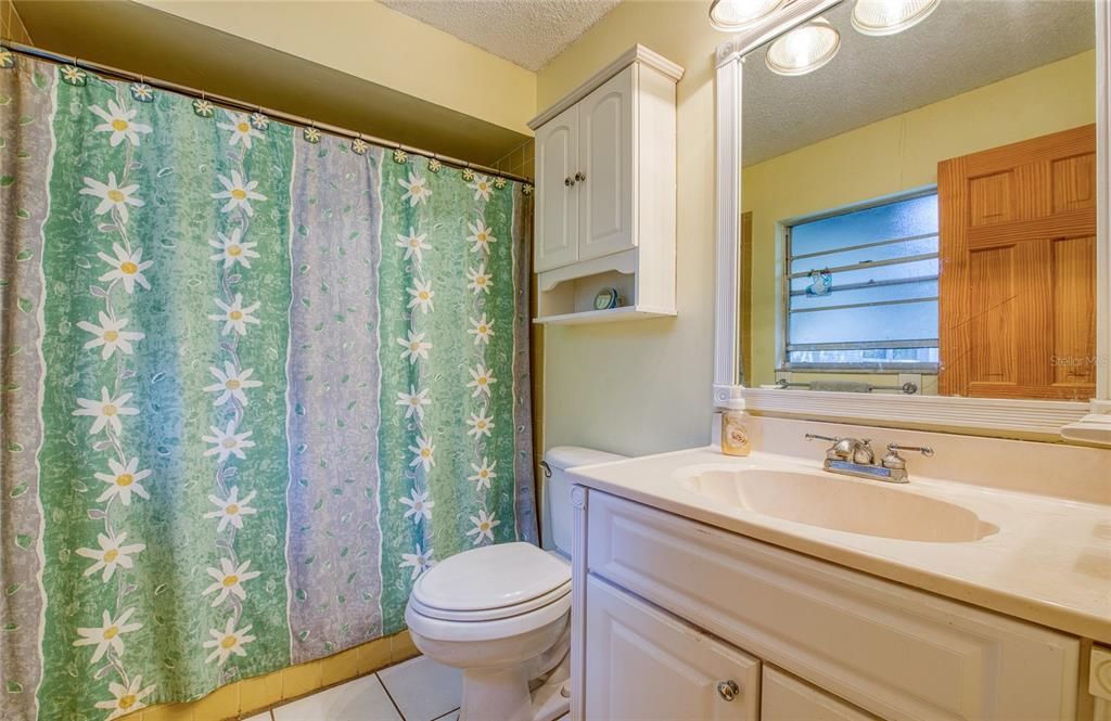 For Sale: $445,000 (5 beds, 2 baths, 1685 Square Feet)