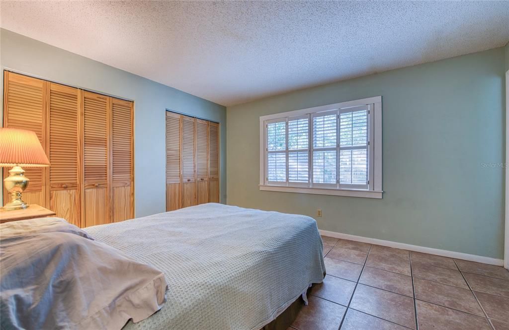 For Sale: $445,000 (5 beds, 2 baths, 1685 Square Feet)